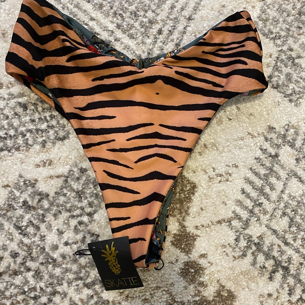 NWT skatie melly bottoms